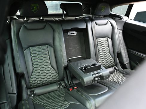 Used 2021 Lamborghini Urus image 24