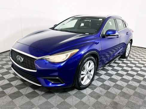 Used 2019 INFINITI QX30 image 7