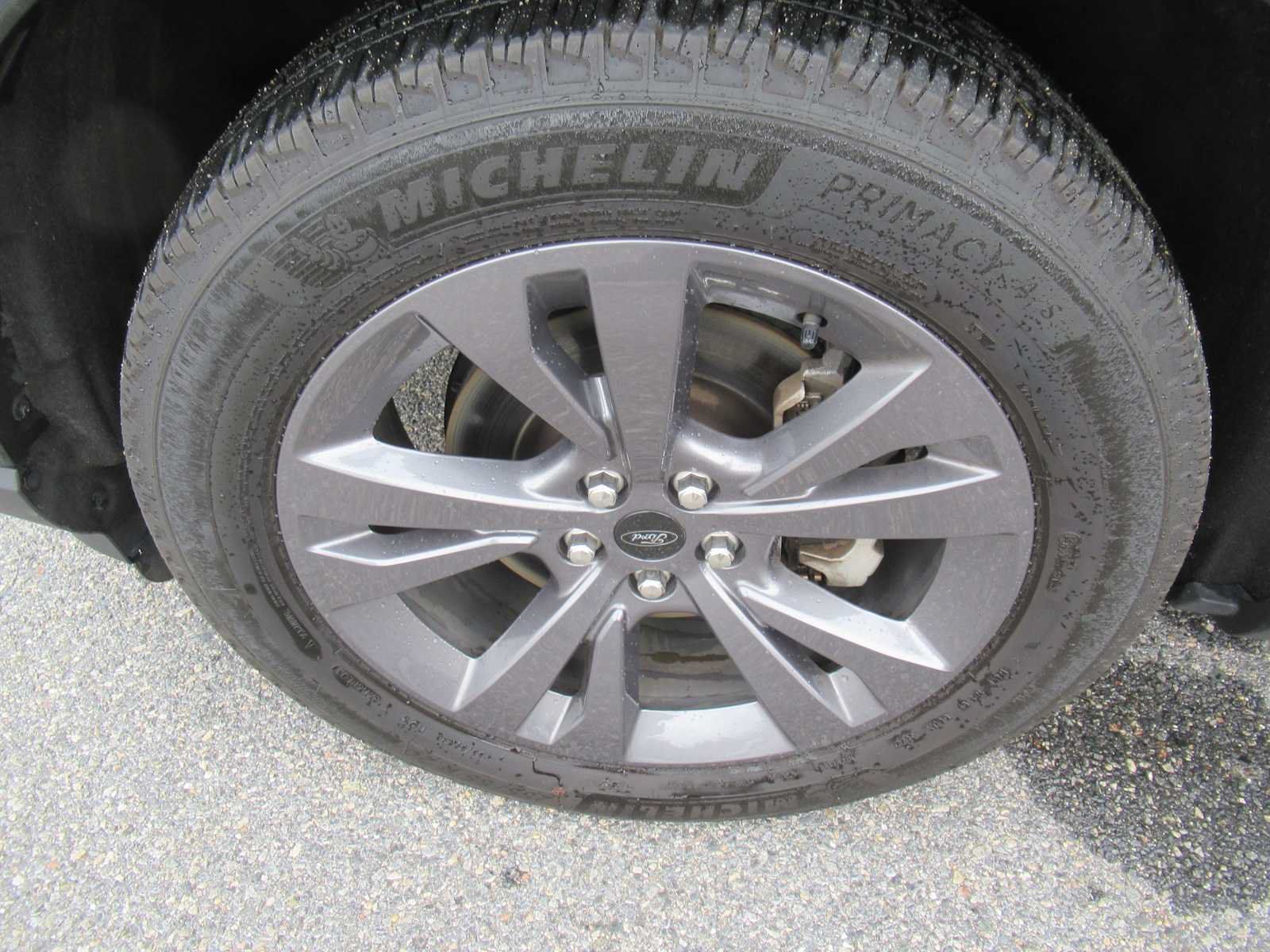 Used 2022 Ford Explorer XLT w/ Equipment Group 202A AWD/4WD image 12
