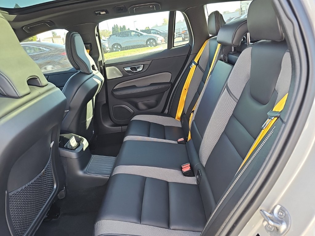 Used 2024 Volvo V60 T8 Polestar AWD/4WD image 12