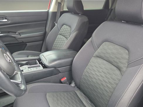 Used 2022 Nissan Pathfinder SV image 30