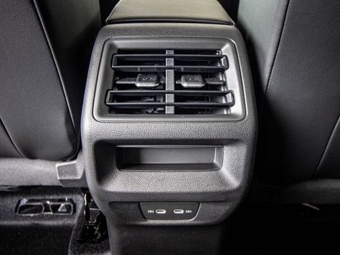 New 2026 Volkswagen Tiguan SE R-Line FWD image 31