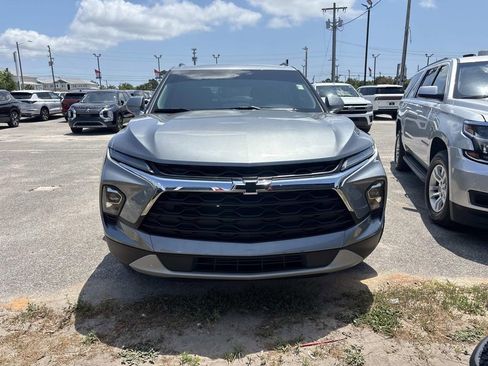 Used 2023 Chevrolet Blazer LT w/ Convenience Package FWD image 2