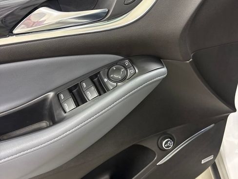 Used 2021 Buick Enclave Essence w/ Sound and Sites Package FWD image 16