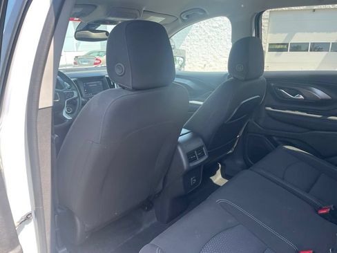 Used 2024 GMC Terrain SLE w/ Driver Convenience Package FWD image 24