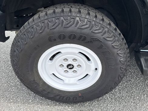 Used 2025 Ford Bronco Heritage Edition image 17