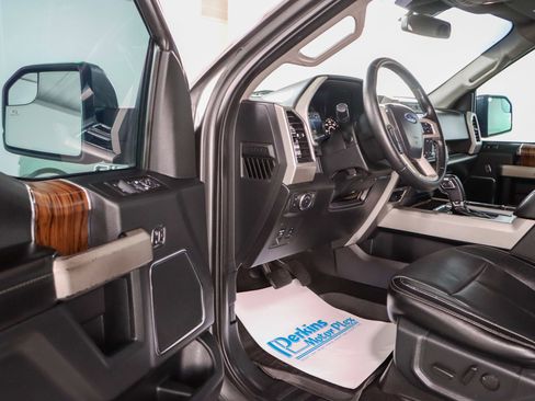 Used 2019 Ford F150 Lariat w/ Trailer Tow Package image 3