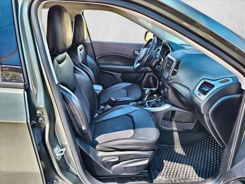 Used 2019 Jeep Compass Latitude w/ Popular Equipment Group AWD/4WD image 20
