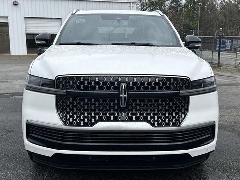 New 2026 Lincoln Navigator Reserve image 2