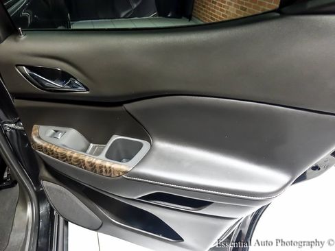 Certified 2023 GMC Acadia Denali w/ Denali Ultimate Package image 36