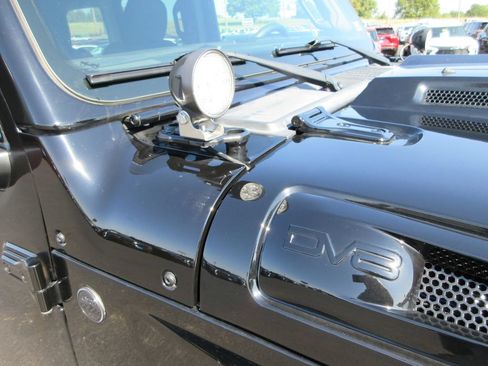 Used 2024 Jeep Wrangler Unlimited Sport AWD/4WD image 12