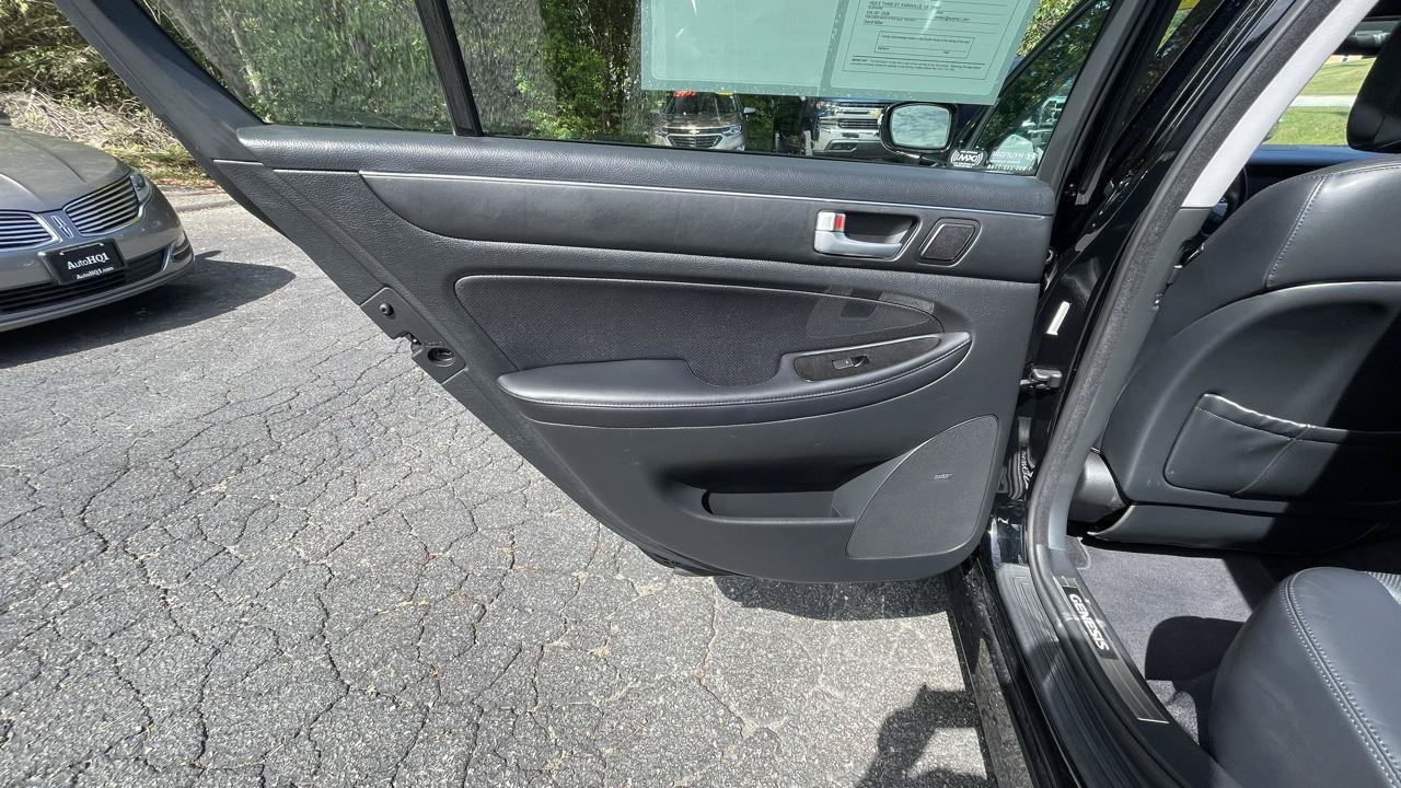 Used 2012 Hyundai Genesis 4.6 RWD image 19