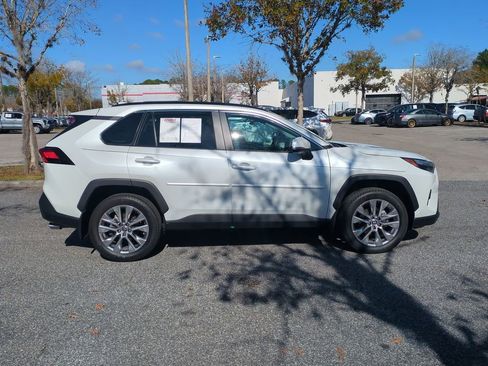 Used 2023 Toyota RAV4 XLE Premium image 4