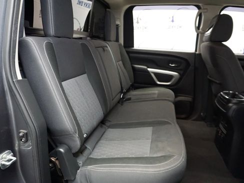 Used 2021 Nissan Titan SV w/ SV Convenience Package image 12