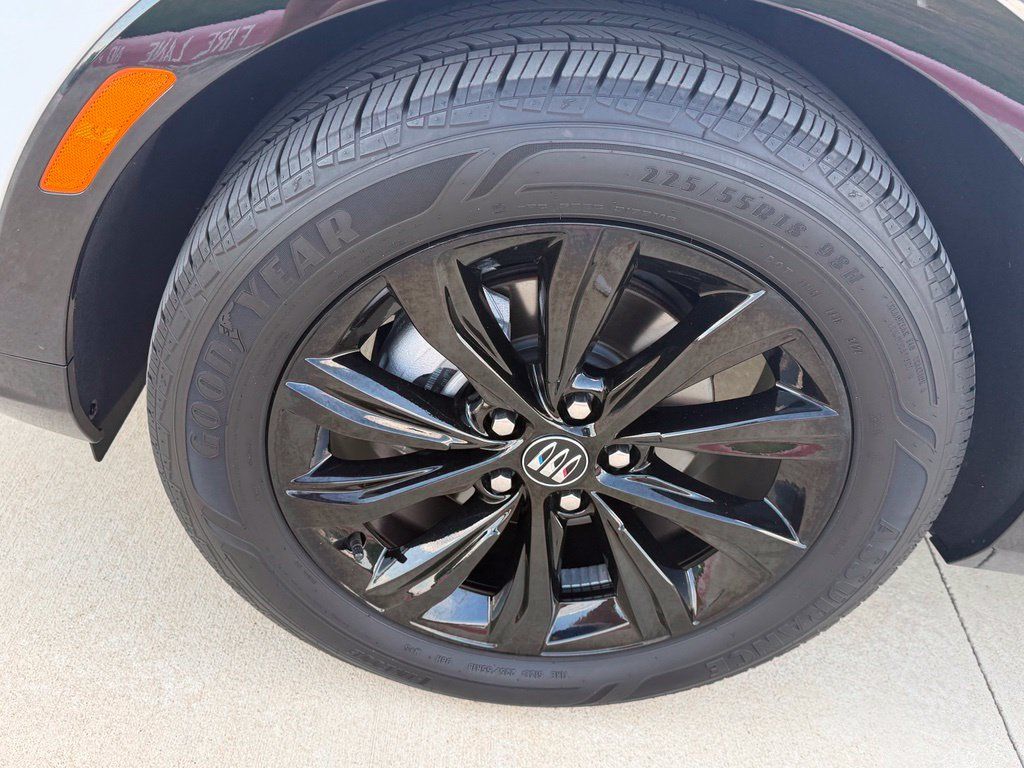 Used 2025 Buick Envista Sport Touring w/ Convenience I Package FWD image 11