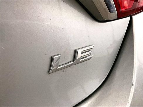 Used 2017 Toyota Camry LE FWD image 13