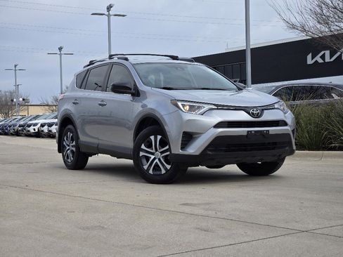 Used 2017 Toyota RAV4 LE image 1