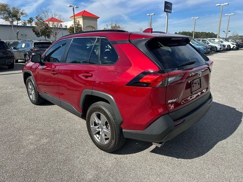 Used 2022 Toyota RAV4 XLE image 9