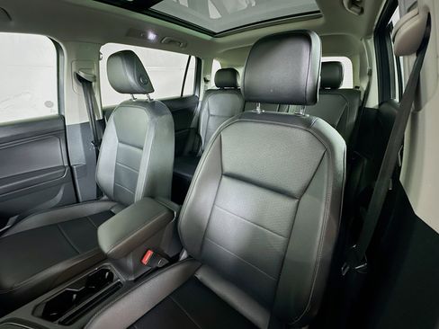 Used 2019 Volkswagen Tiguan SE image 19