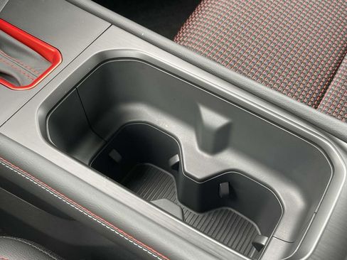 New 2025 Nissan Kicks SR image 29