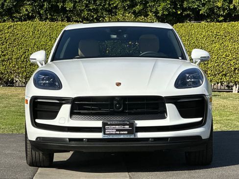 Certified 2025 Porsche Macan AWD/4WD image 11