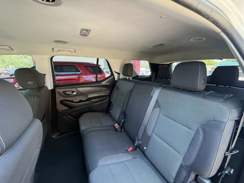 Used 2018 Chevrolet Traverse LS FWD image 19