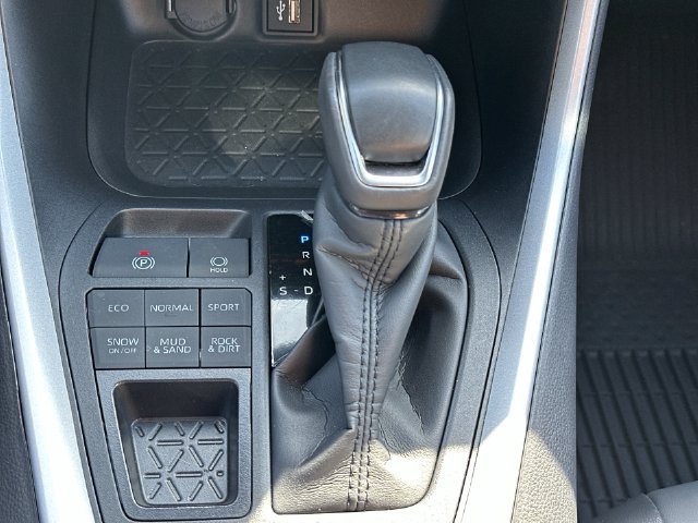 Used 2025 Toyota RAV4 XLE Premium AWD/4WD image 29