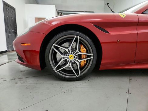 Used 2017 Ferrari California T RWD image 29