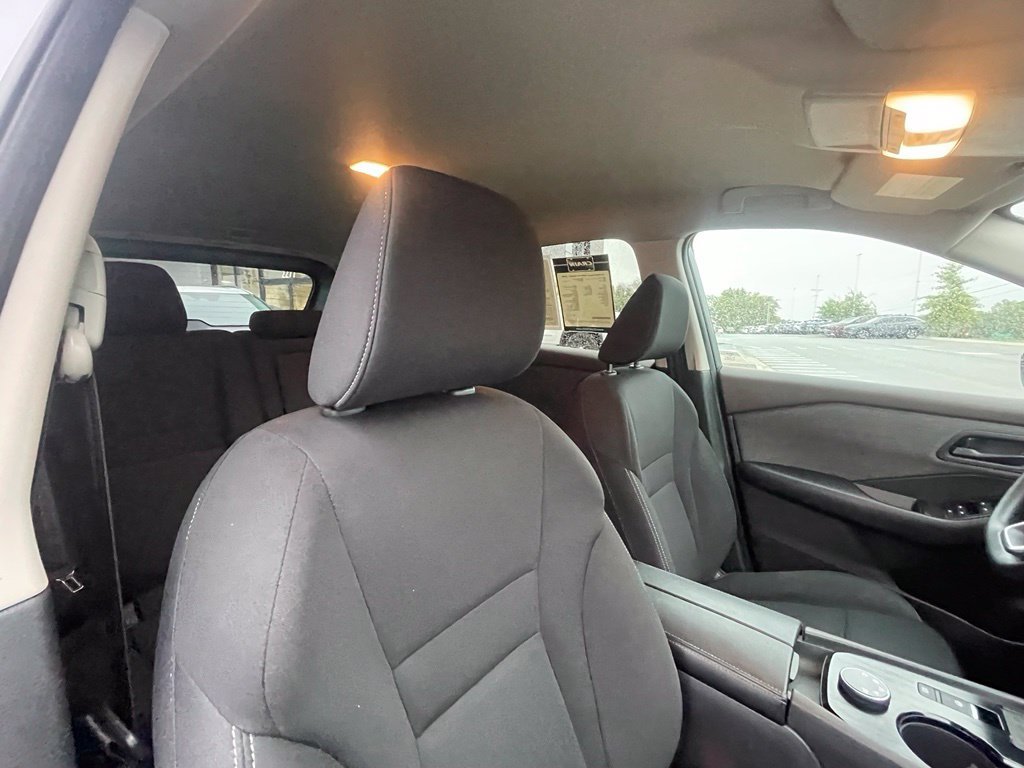 Used 2023 Nissan Rogue S AWD/4WD image 30