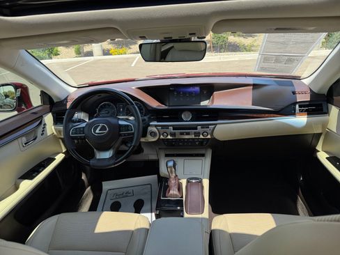 Used 2018 Lexus ES 350 w/ Navigation System Package image 20