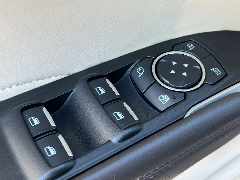 Used 2019 Lincoln MKC Select w/ Select Plus Package AWD/4WD image 16