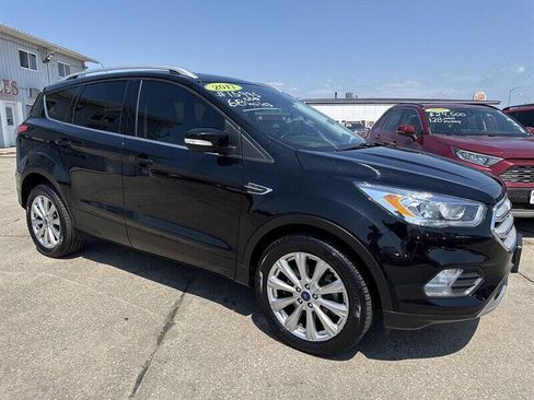 Used 2017 Ford Escape Titanium image 10