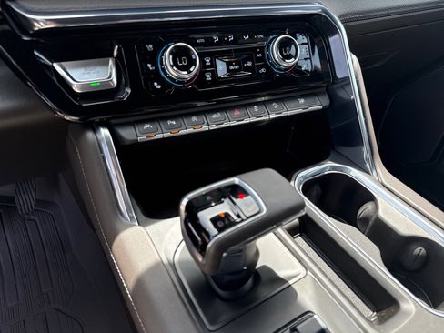 Used 2023 GMC Sierra 1500 Denali w/ Denali Reserve Package AWD/4WD image 21