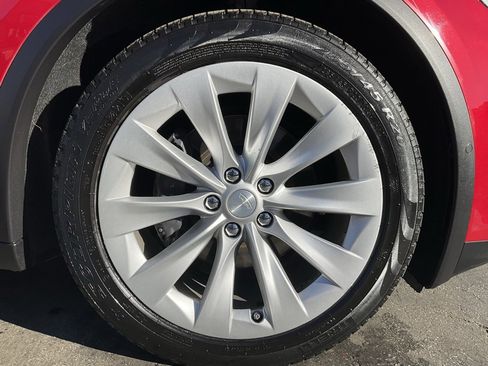 Used 2017 Tesla Model X 75D image 93