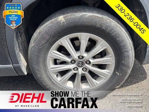 Used 2025 Toyota Grand Highlander AWD image 8