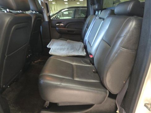 Used 2013 Chevrolet Avalanche LTZ image 15