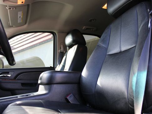Used 2013 GMC Yukon SLT AWD/4WD image 12