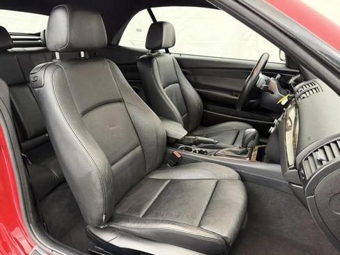 Used 2010 BMW 135i Convertible RWD image 27