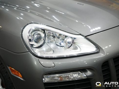 Used 2008 Porsche Cayenne Turbo image 4