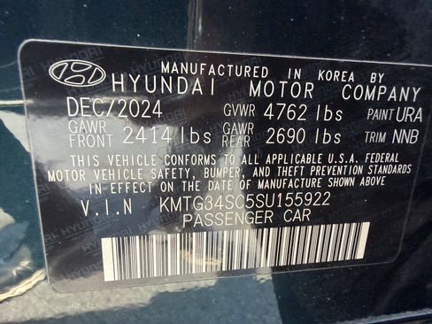 Used 2025 Genesis G70 2.5T RWD image 32