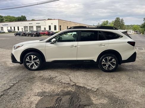 Certified 2022 Subaru Outback Limited AWD/4WD image 5