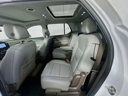 Used 2019 Chevrolet Traverse LT w/ LT Premium Package AWD/4WD image 25