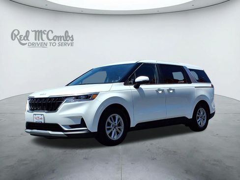 Used 2023 Kia Carnival LX FWD image 1