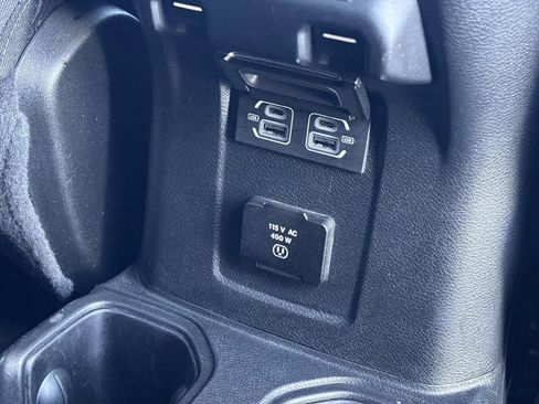 Used 2023 Jeep Gladiator Sport image 17