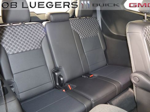 Certified 2025 GMC Acadia Denali w/ Super Cruise Package image 19