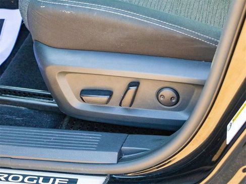 Used 2023 Nissan Rogue SV FWD image 33