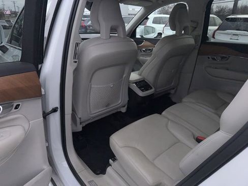 Used 2021 Volvo XC90 T6 Momentum image 15