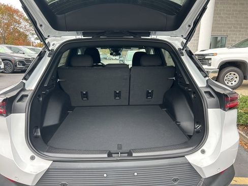 New 2026 Chevrolet Equinox EV LT image 21