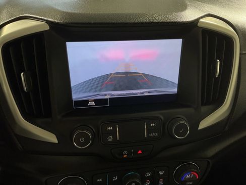 Used 2022 GMC Terrain SLT image 2