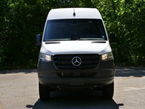 Used 2025 Mercedes-Benz Sprinter 2500 image 5